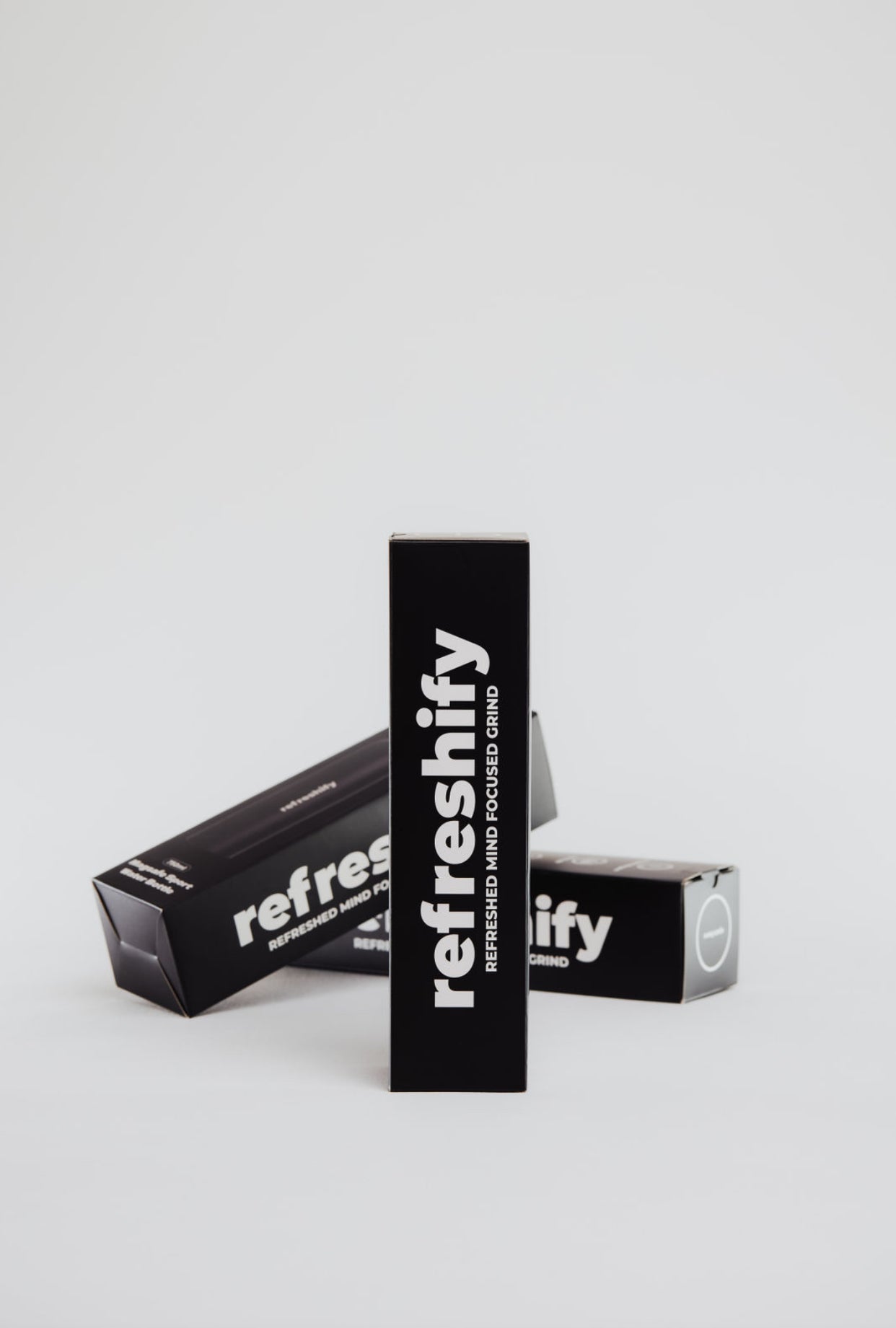 Refreshify Edelstahl Wasserflasche + Gratis Magnet Booster Ring